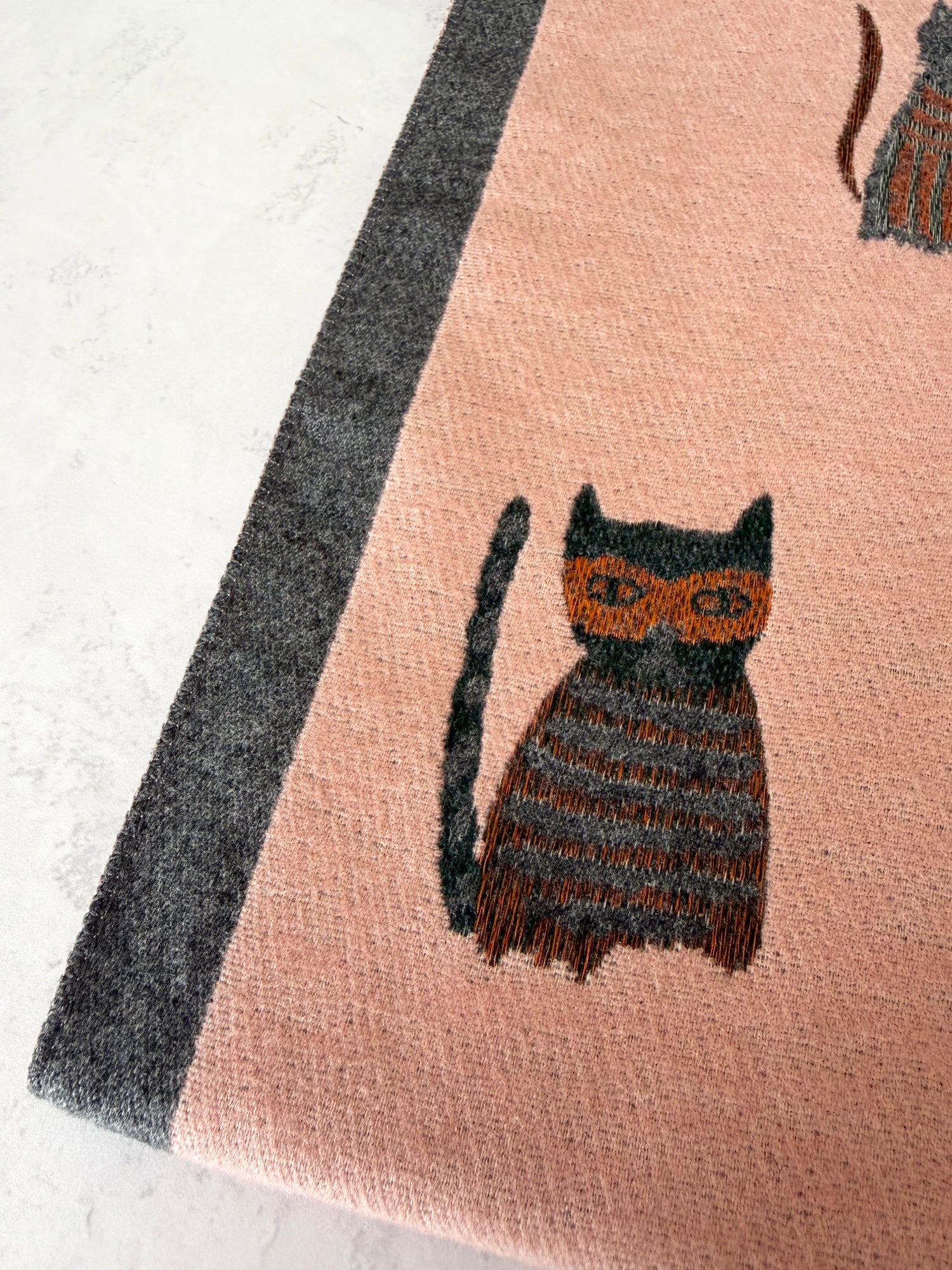 LARGE CASHMERE PINK/GREY CAT PRINT REVERSIBLE WINTER SHAWL BLANKET SCARF