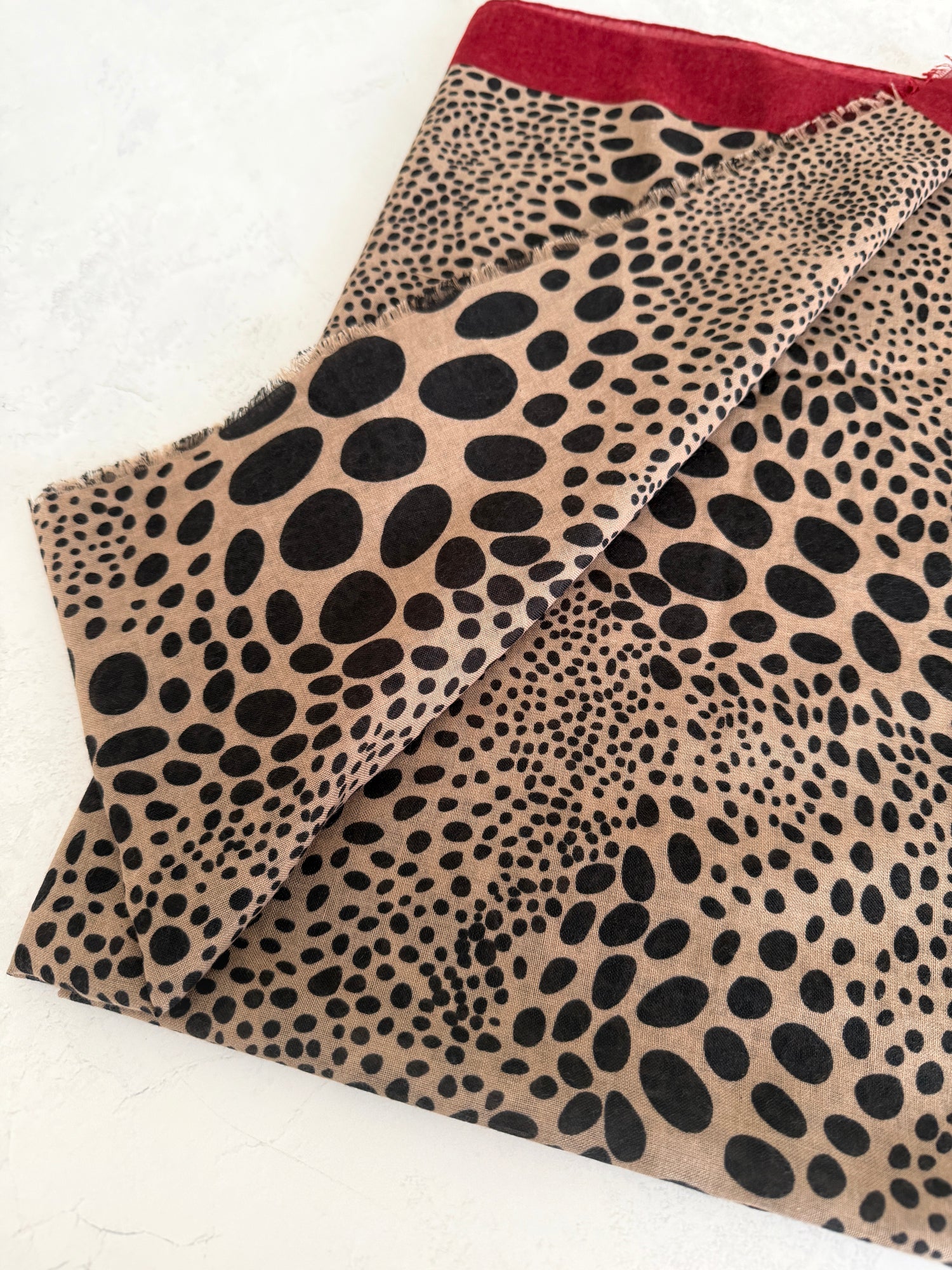 LIGHTWEIGHT BURGUNDY LEOPARD DOT PRINT SCARF