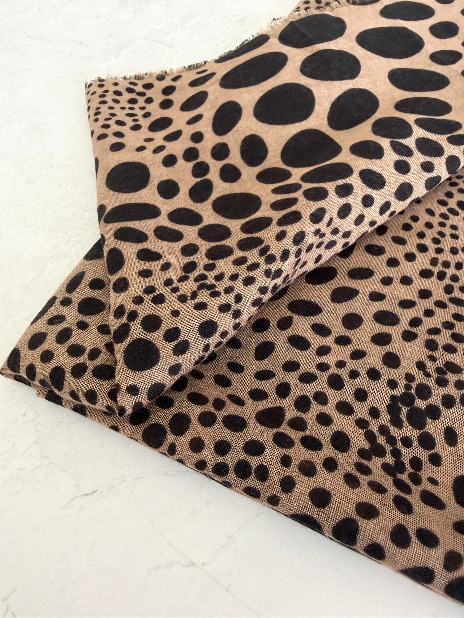 LIGHTWEIGHT BURGUNDY LEOPARD DOT PRINT SCARF