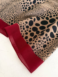 LIGHTWEIGHT BURGUNDY LEOPARD DOT PRINT SCARF