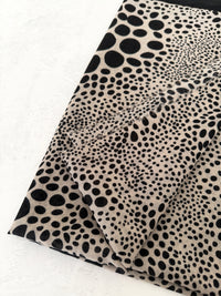 LIGHTWEIGHT BLACK LEOPARD DOT PRINT SCARF
