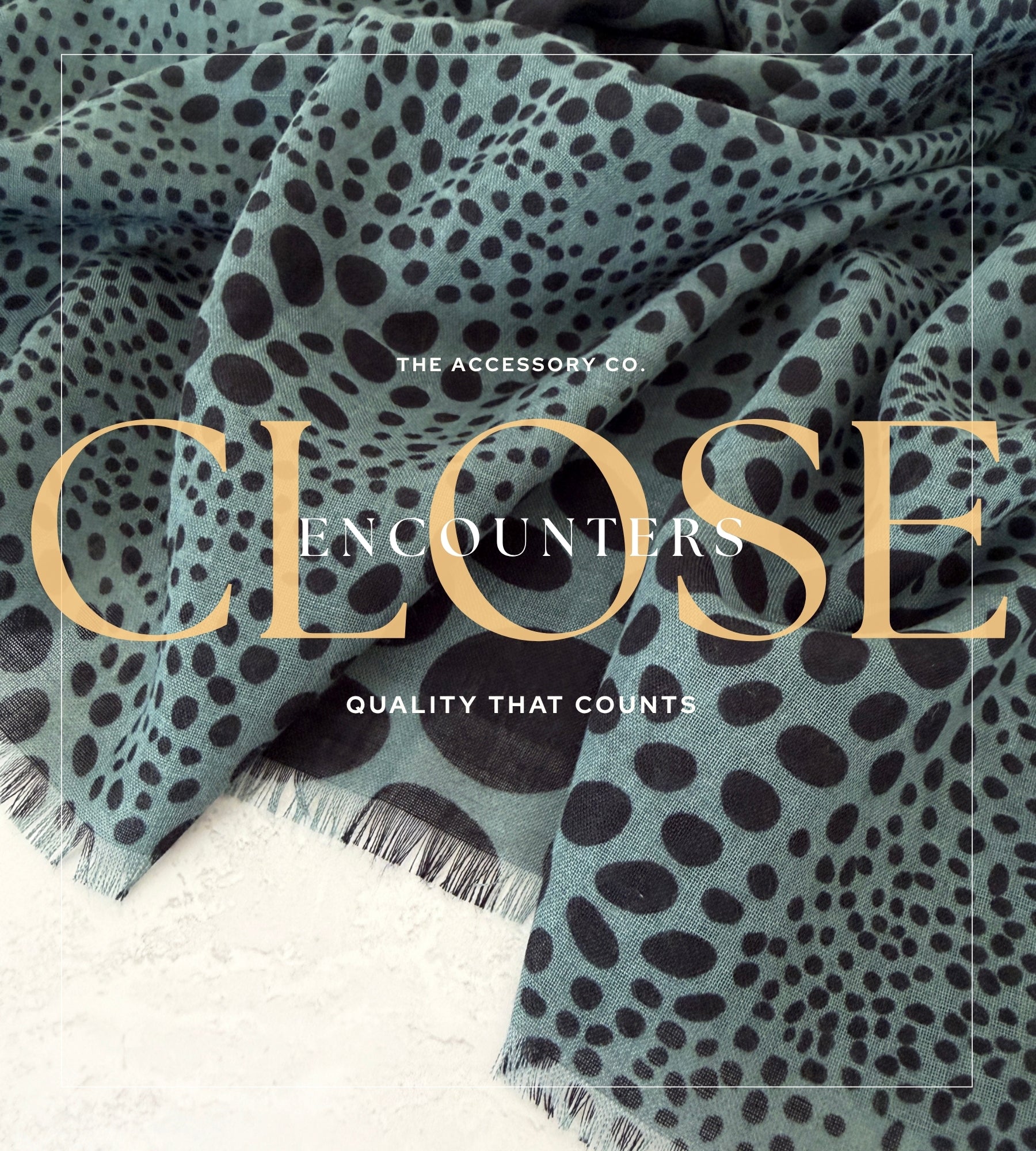 LIGHTWEIGHT BLUE LEOPARD DOT PRINT SCARF