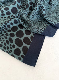 LIGHTWEIGHT BLUE LEOPARD DOT PRINT SCARF