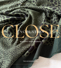 LIGHTWEIGHT GREEN LEOPARD DOT PRINT SCARF