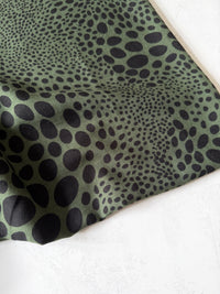 LIGHTWEIGHT GREEN LEOPARD DOT PRINT SCARF