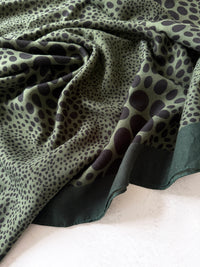 LIGHTWEIGHT GREEN LEOPARD DOT PRINT SCARF