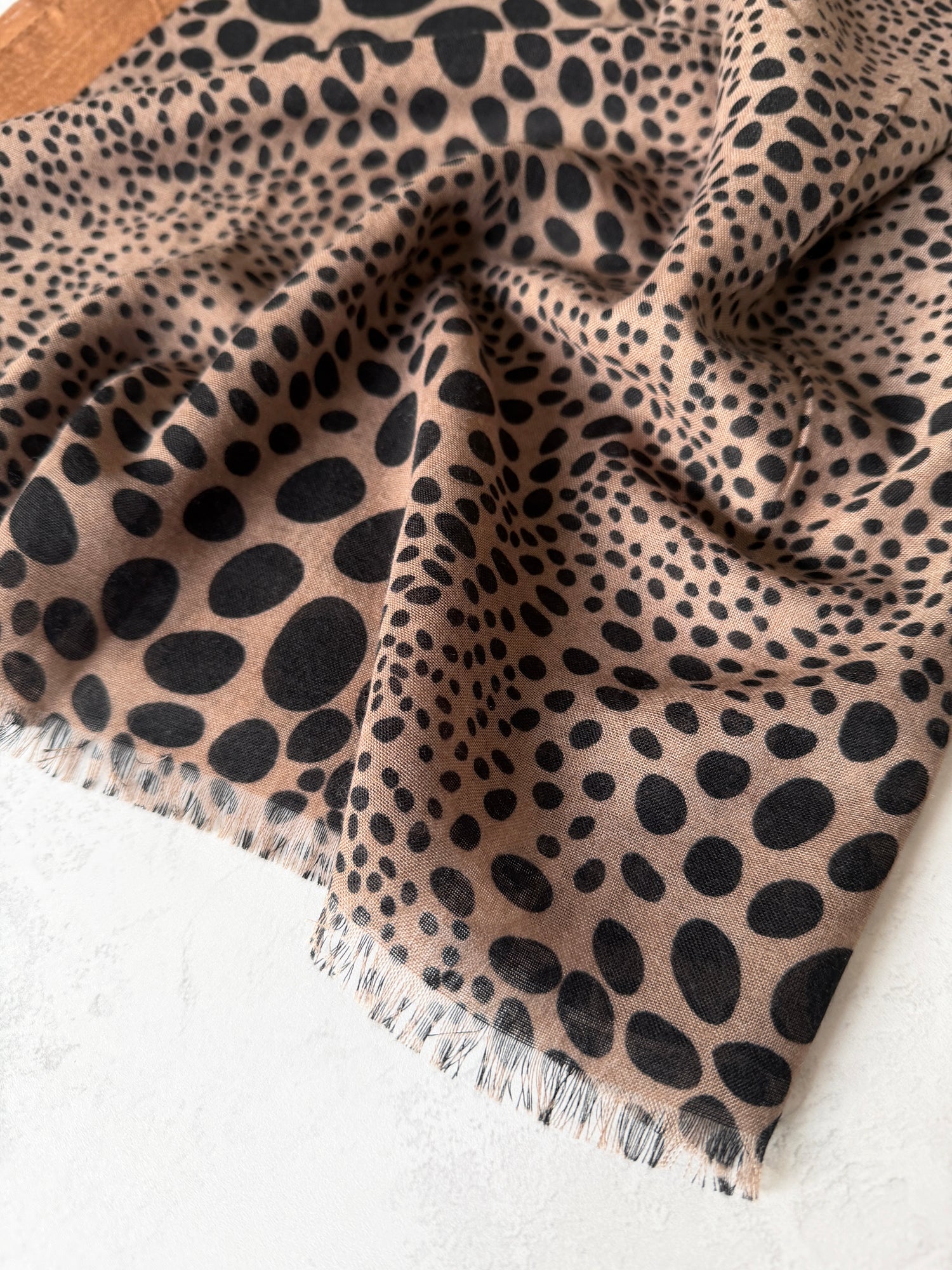 LIGHTWEIGHT TAUPE LEOPARD DOT PRINT SCARF