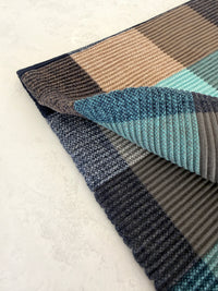 LONG BLUE CRINKLE COLOUR-BLOCK STRETCHY CHECK SCARF