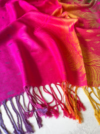 LARGE FUCHSIA PINK RAINBOW FEATHER AND LEAF PRINT PASHMINA SHAWL SCARF