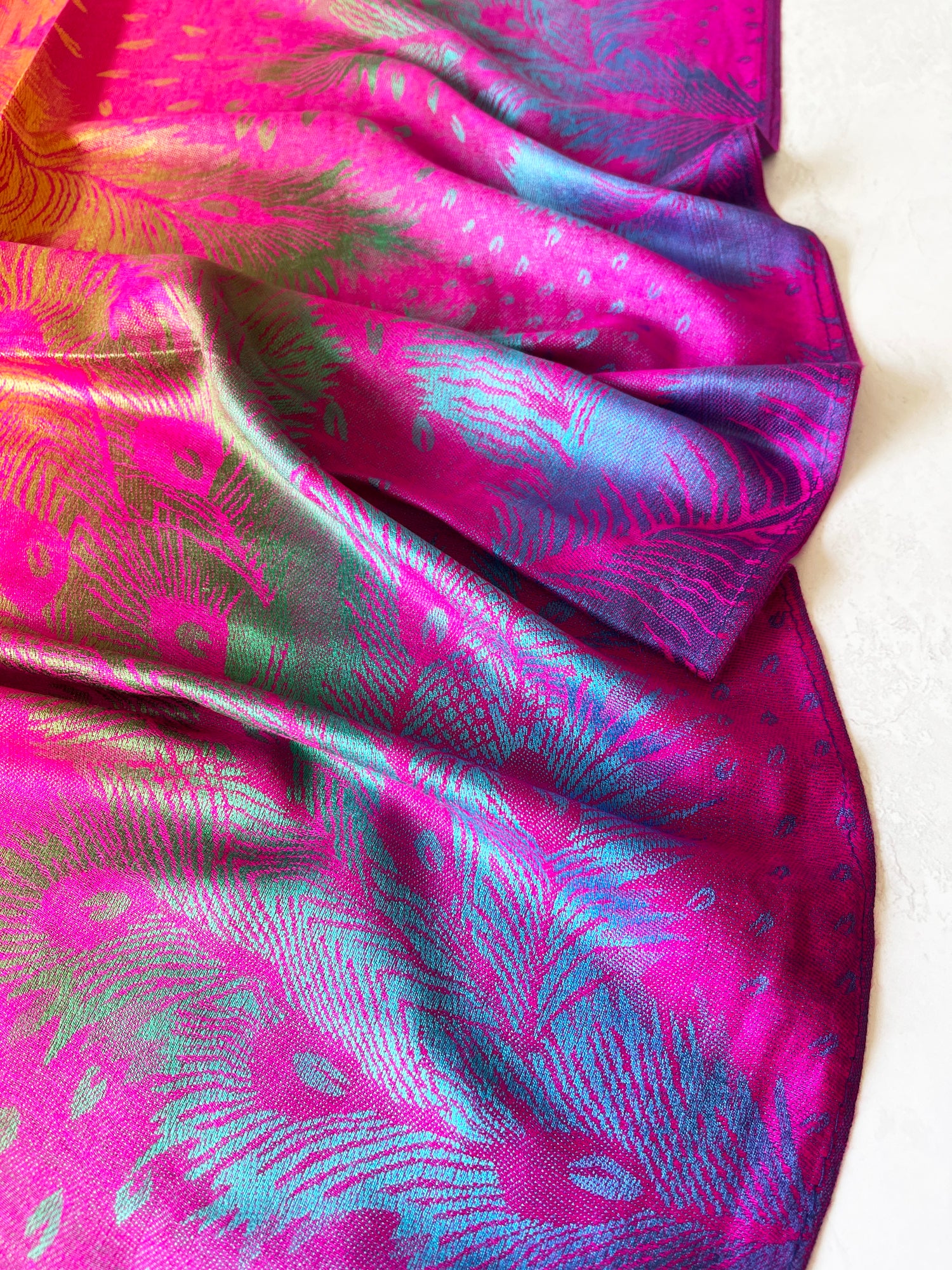 LARGE FUCHSIA PINK RAINBOW FEATHER AND LEAF PRINT PASHMINA SHAWL SCARF