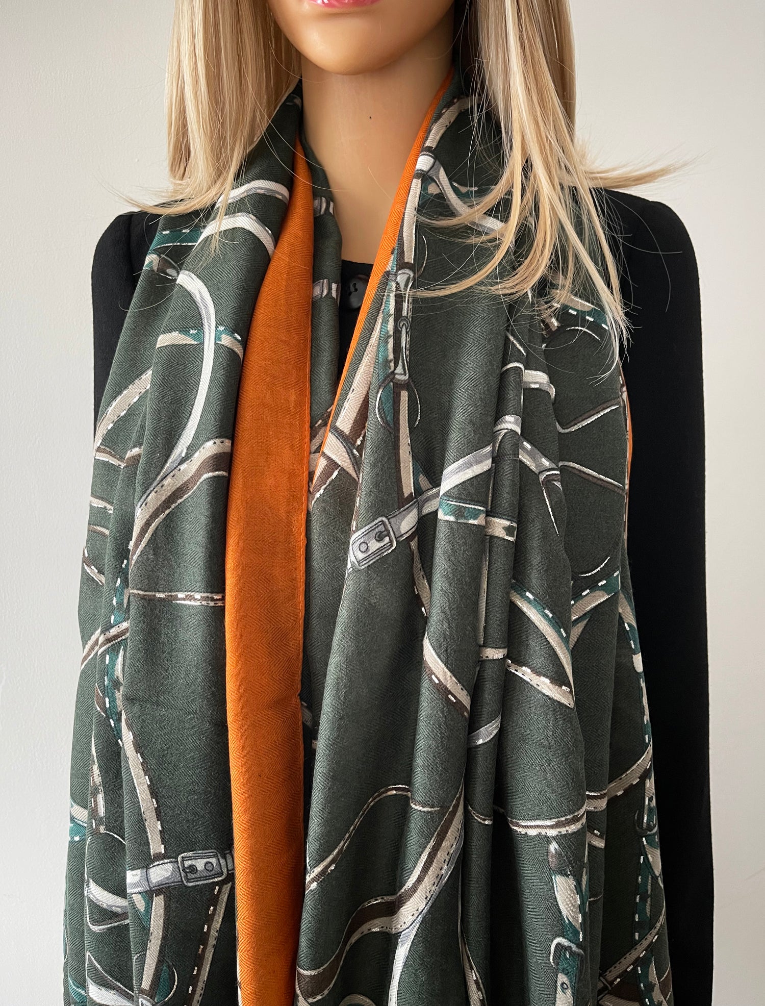 LARGE KHAKI GREEN CONTEMPORARY BUCKLE PRINT PASHMINA SHAWL SCARF - A-SHU.CO.UK