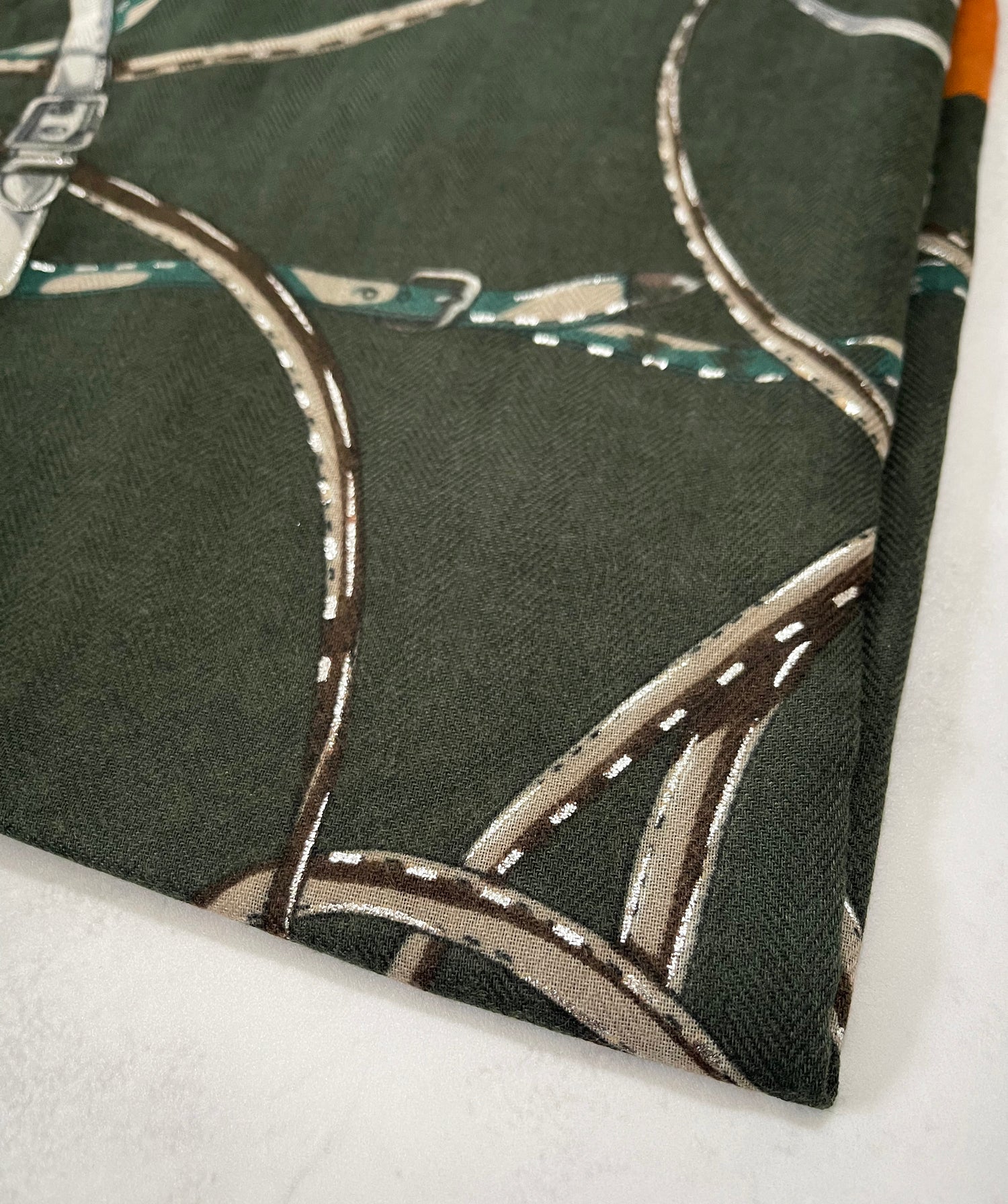 LARGE KHAKI GREEN CONTEMPORARY BUCKLE PRINT PASHMINA SHAWL SCARF - A-SHU.CO.UK