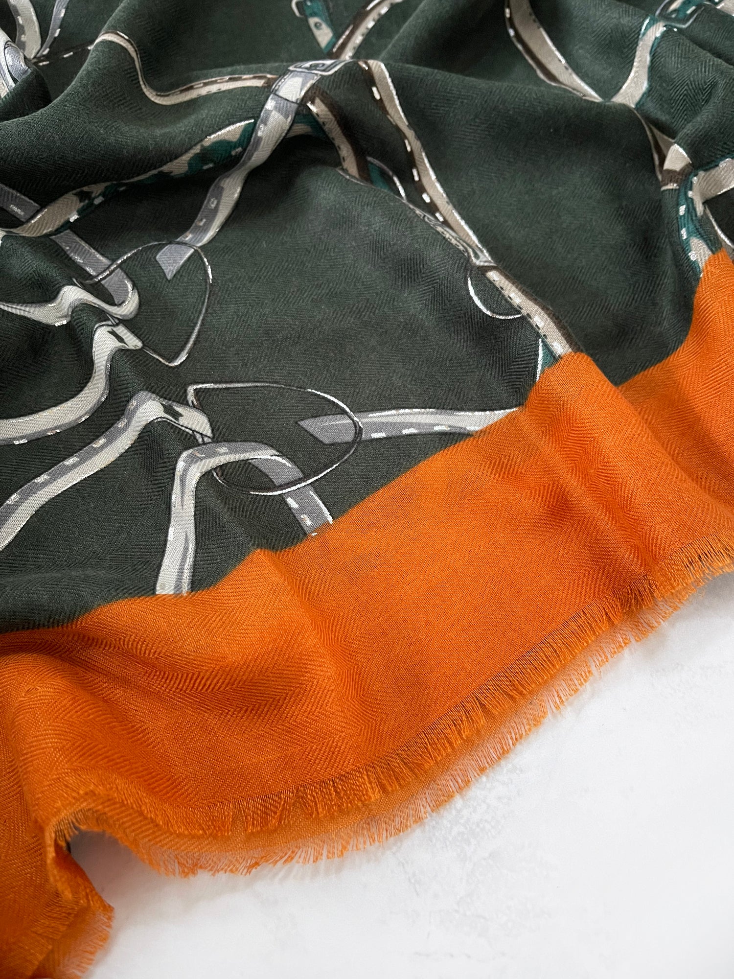 LARGE KHAKI GREEN CONTEMPORARY BUCKLE PRINT PASHMINA SHAWL SCARF - A-SHU.CO.UK