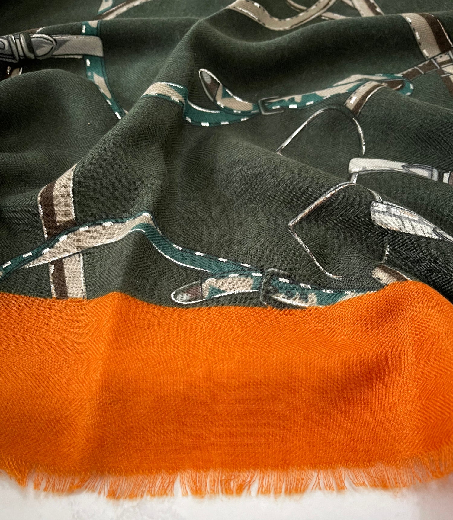 LARGE KHAKI GREEN CONTEMPORARY BUCKLE PRINT PASHMINA SHAWL SCARF - A-SHU.CO.UK