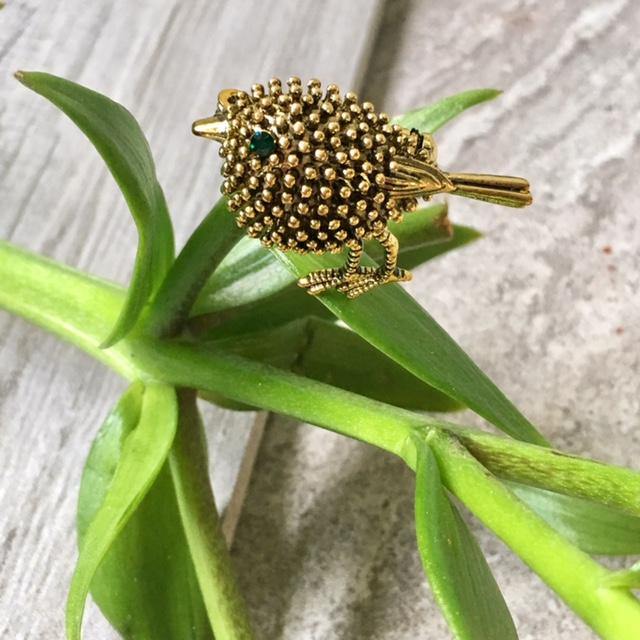 A-SHU ANTIQUE VINTAGE METAL 3-D GOLD BIRD BROOCH / DRESS COLLAR SCARF PIN - A-SHU.CO.UK