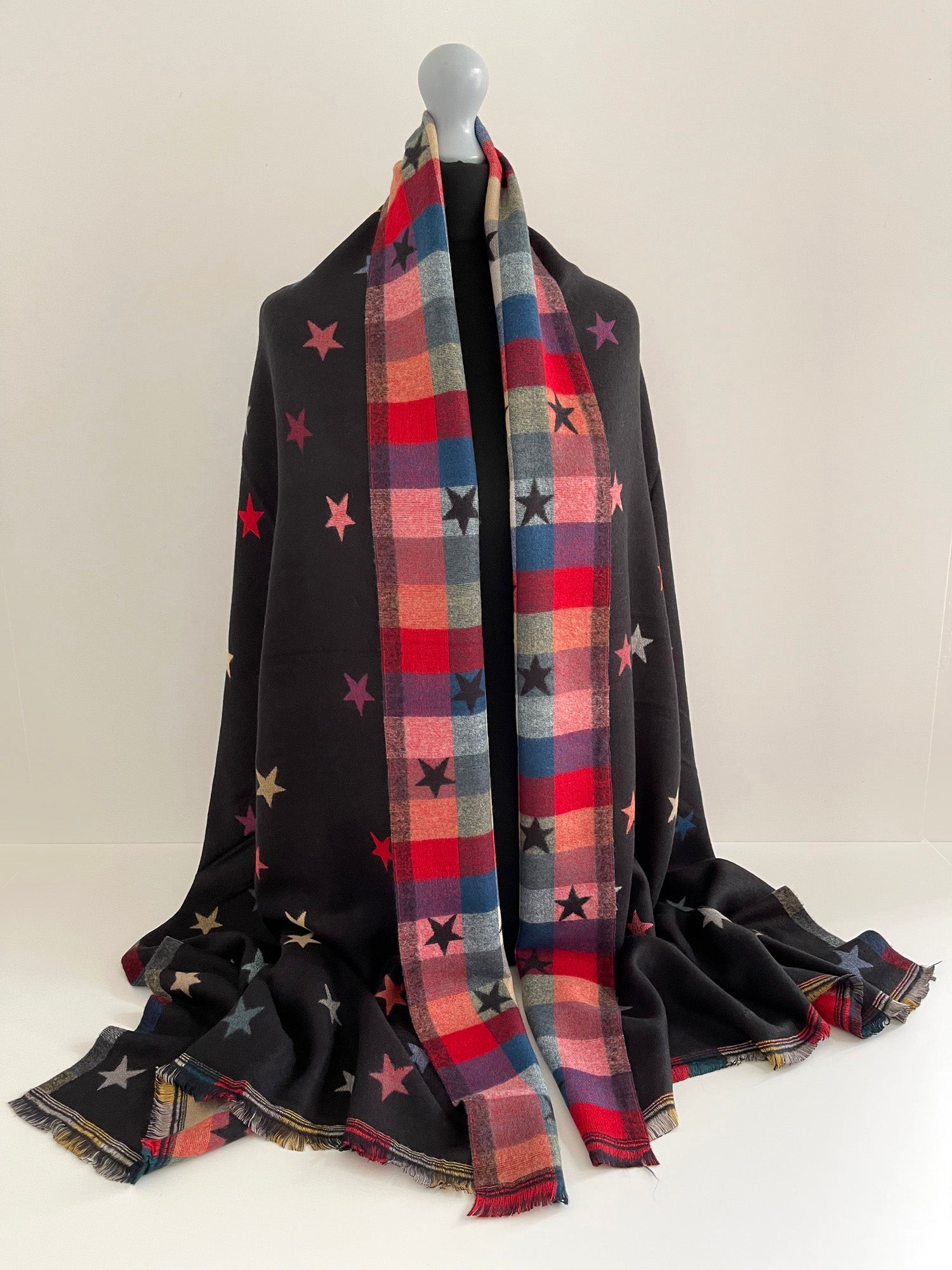 LARGE BLACK STAR PRINT REVERSIBLE CHECKED WINTER SHAWL BLANKET SCARF