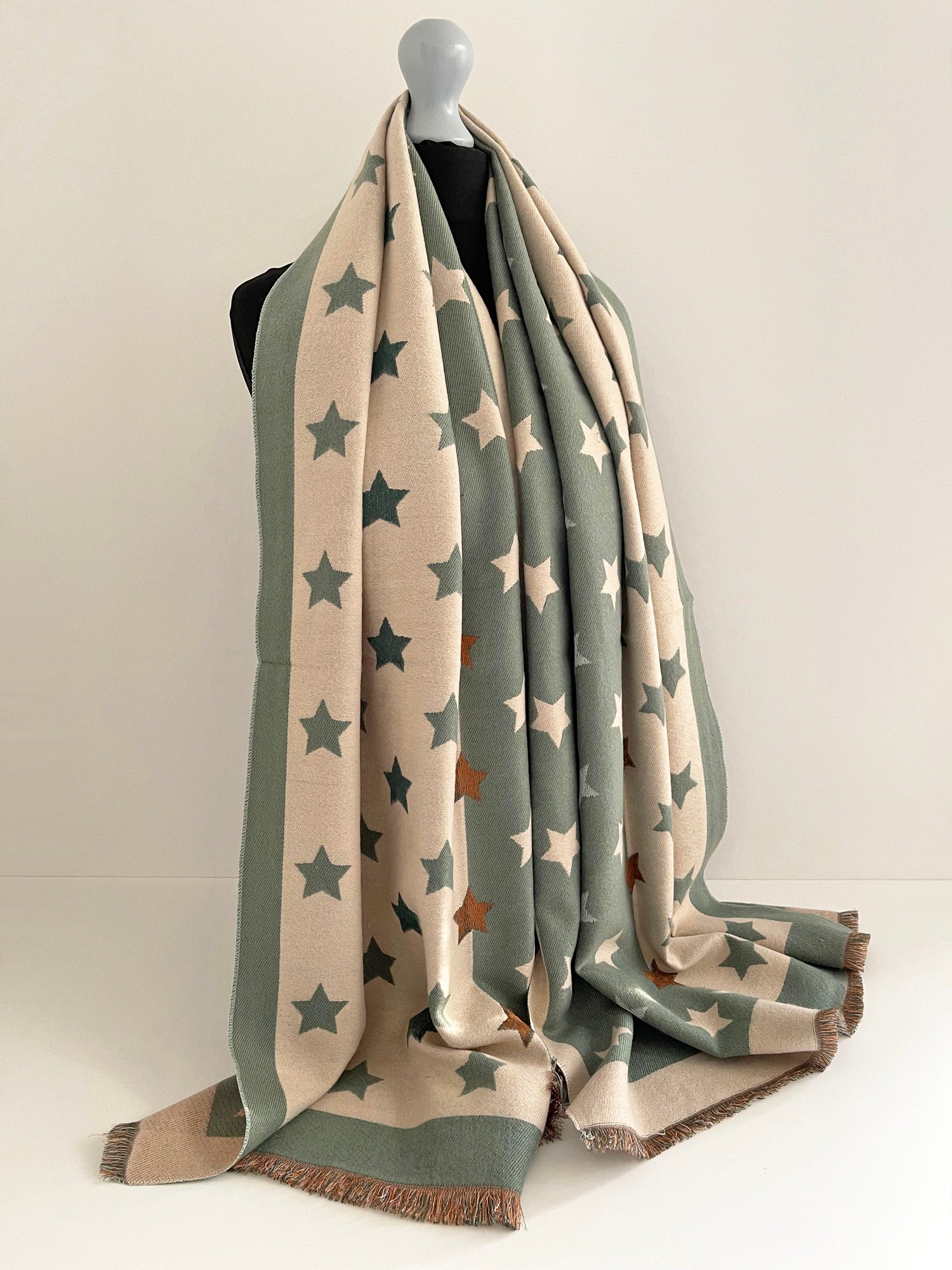 LARGE GREEN WOOL STAR PRINT REVERSIBLE WINTER SHAWL BLANKET SCARF - A-SHU.CO.UK