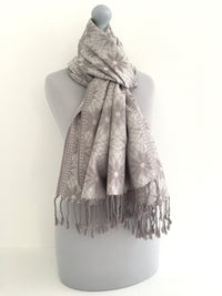 LARGE SILVER FLORAL DAISY PRINT GEOMETRIC REVERSIBLE PASHMINA SHAWL SCARF