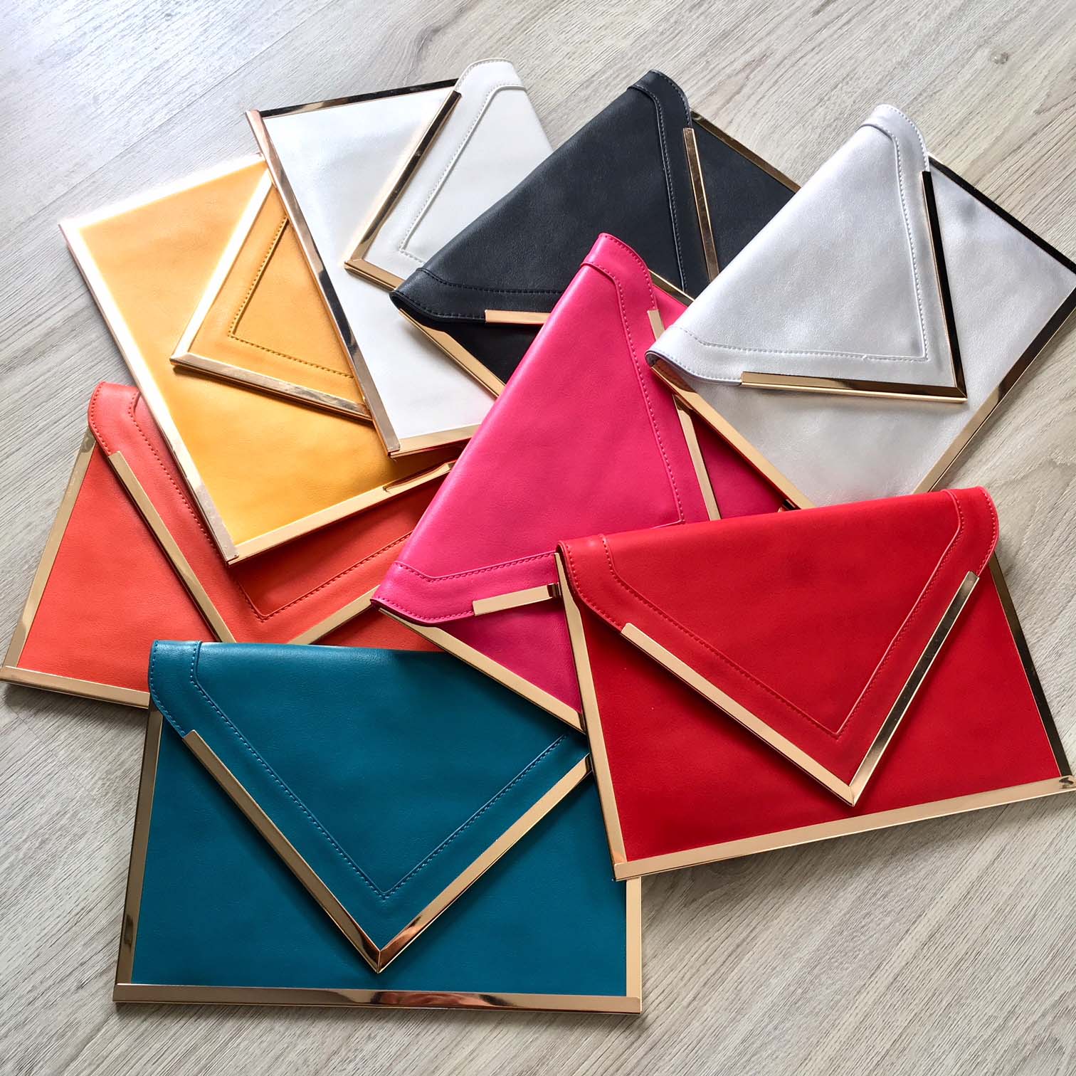 A-SHU OVERSIZED SILVER METAL ENVELOPE CLUTCH BAG WITH LONG CHAIN SHOULDER STRAP - A-SHU.CO.UK