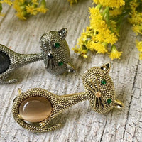 A-SHU ANTIQUE VINTAGE METAL 3-D DIAMANTE GOLD CAT BROOCH - A-SHU.CO.UK