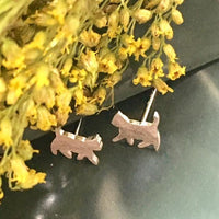 A-SHU 925 STERLING SILVER SMALL WALKING CAT STUD EARRINGS - A-SHU.CO.UK