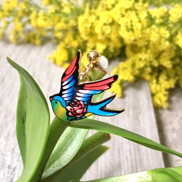 A-SHU MULTI-COLOUR SWALLOW BIRD DANGLE DROP STUD EARRINGS - A-SHU.CO.UK