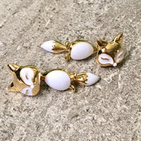 A-SHU LIGHTWEIGHT GOLD DANGLE DROP FOX STUD EARRINGS - A-SHU.CO.UK