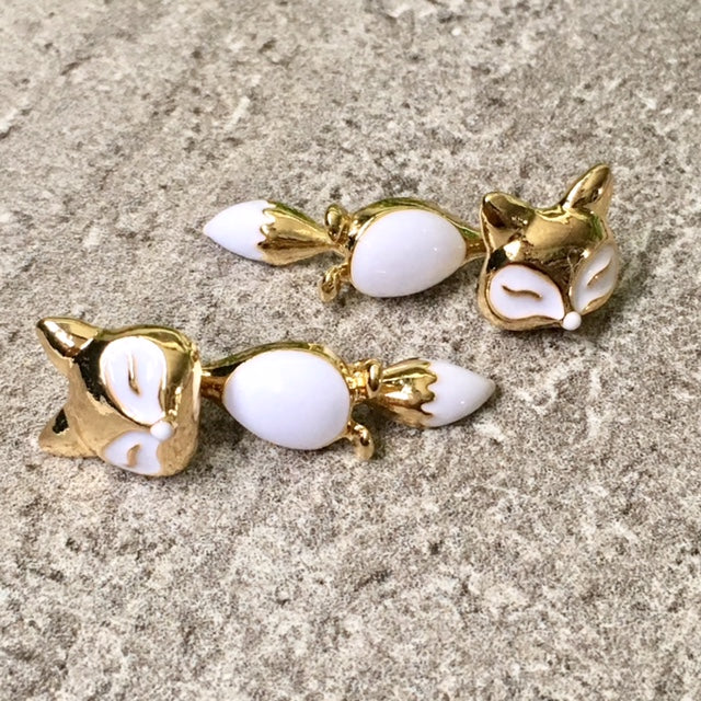 A-SHU LIGHTWEIGHT GOLD DANGLE DROP FOX STUD EARRINGS - A-SHU.CO.UK