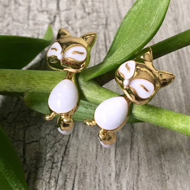 A-SHU LIGHTWEIGHT GOLD DANGLE DROP FOX STUD EARRINGS - A-SHU.CO.UK