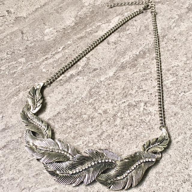A-SHU ANTIQUE PEWTER SILVER SHORT DIAMANTE LEAF CHOKER NECKLACE - A-SHU.CO.UK