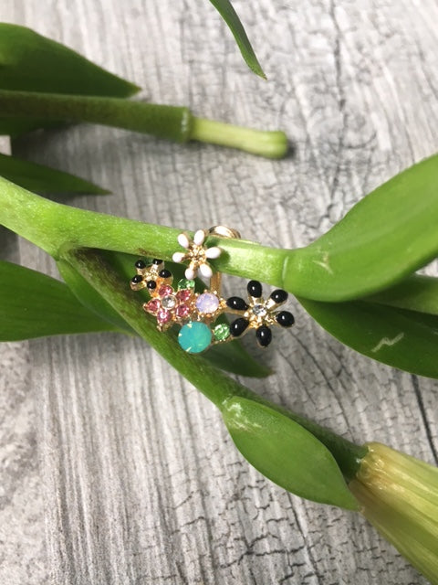 A-SHU SMALL LIGHTWEIGHT DAISY FLOWER DIAMANTE STUD EARRINGS - A-SHU.CO.UK