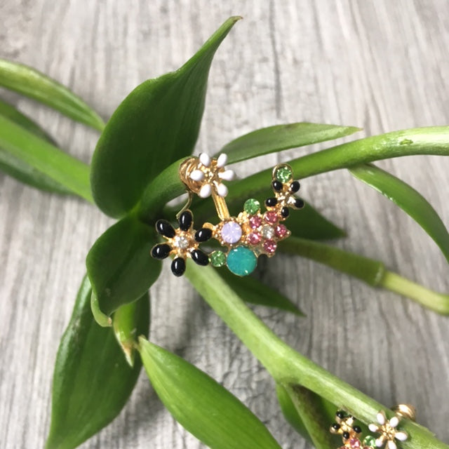 A-SHU SMALL LIGHTWEIGHT DAISY FLOWER DIAMANTE STUD EARRINGS - A-SHU.CO.UK